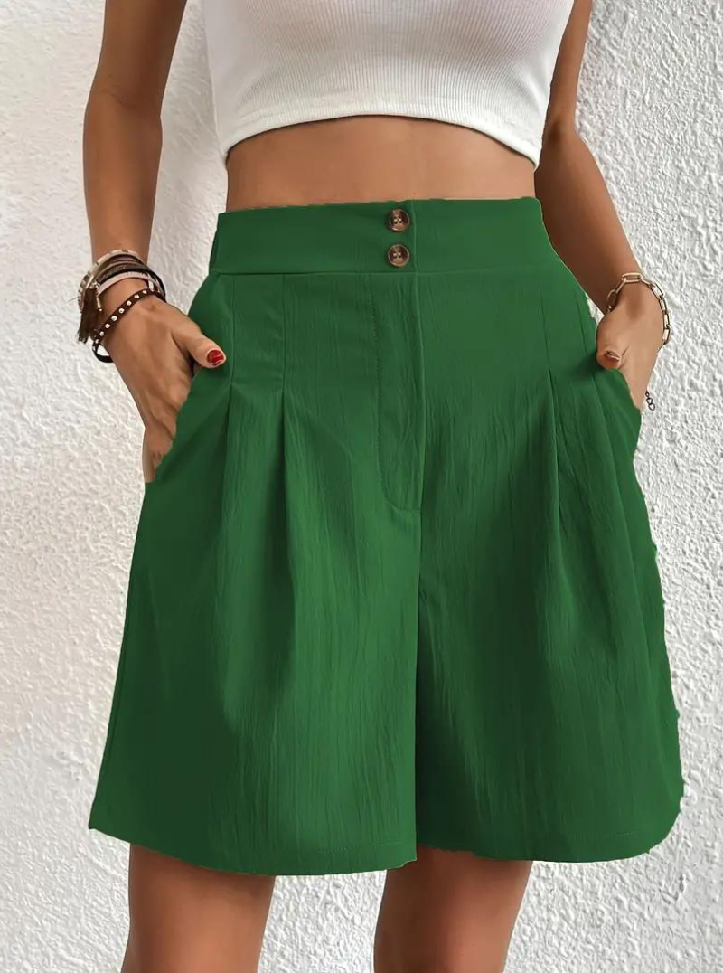 "Zomershort met plooien, hoge taille, zakken en luchtige pasvorm, ideaal voor elegante, comfortabele zomerse look."