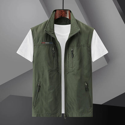 "Zwart multi-pocket sneldrogend outdoor vest voor mannen, ademend met verstelbare pasvorm, geschikt voor avonturen."