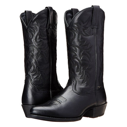 "Zwarte en bruine heren cowboylaarzen van rundleer met spitse neuzen en stijlvolle stiksels voor een klassieke western look."