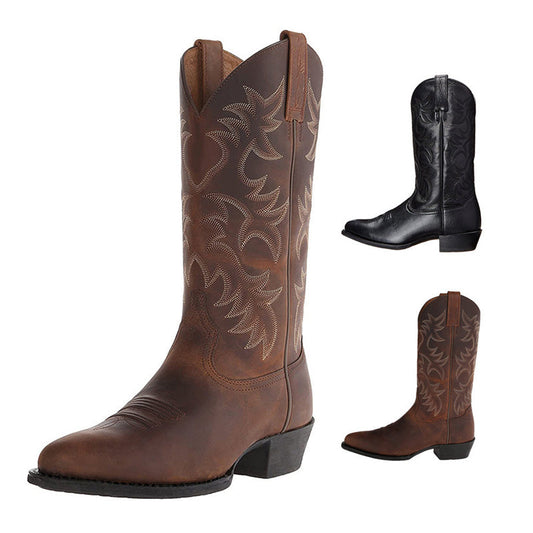 "Zwarte en bruine heren cowboylaarzen van rundleer met spitse neuzen en stijlvolle stiksels voor een klassieke western look."