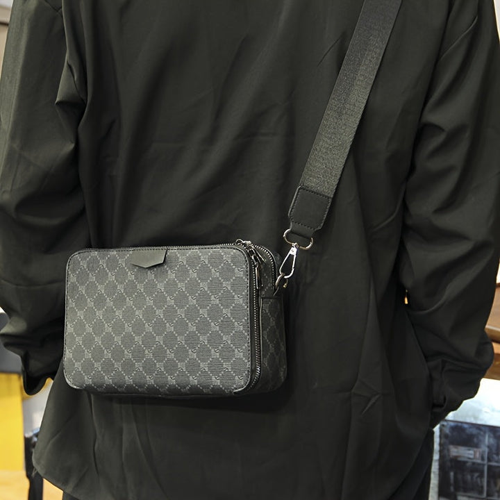 Functionele zwarte heren crossbody tas met gecheckt design, compact en gemaakt van duurzaam PU leer.