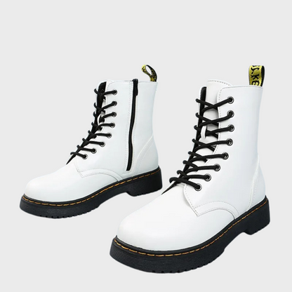 Zwarte leren dameslaars met veters, elegant design, klassiek en duurzaam, perfect voor dagelijks gebruik en speciale gelegenh