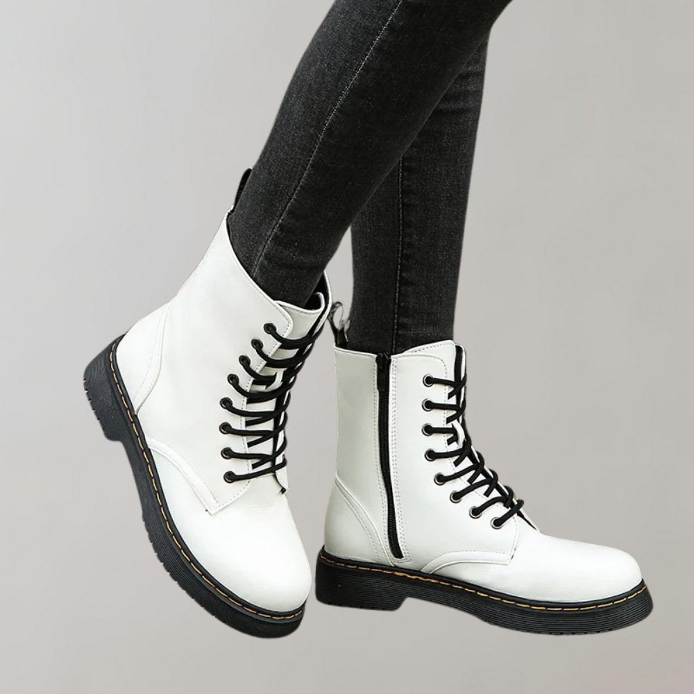 Zwarte leren dameslaars met veters, elegant design, klassiek en duurzaam, perfect voor dagelijks gebruik en speciale gelegenh