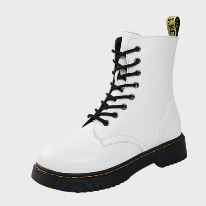 Zwarte leren dameslaars met veters, elegant design, klassiek en duurzaam, perfect voor dagelijks gebruik en speciale gelegenh