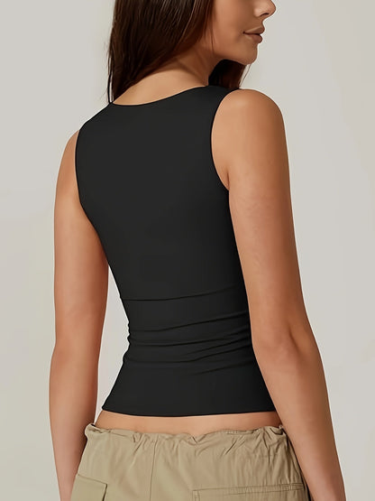 "Zwarte minimalistische tanktop, vierkante hals, brede schouderbanden, perfecte pasvorm voor casual en elegante stijlen."