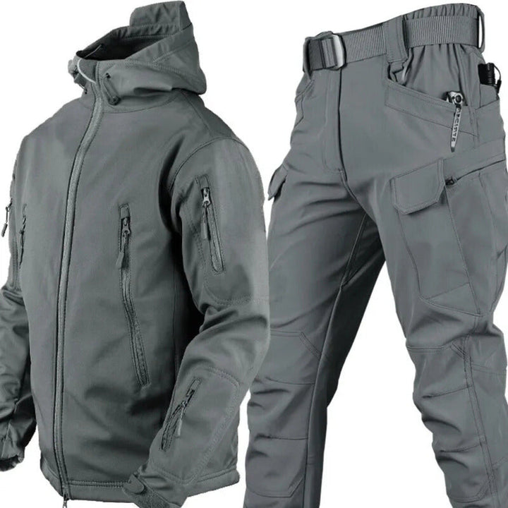 Camouflage unisex outdoorkledingset, ideaal voor jacht, vissen en wandelen. Waterdicht & ademend.